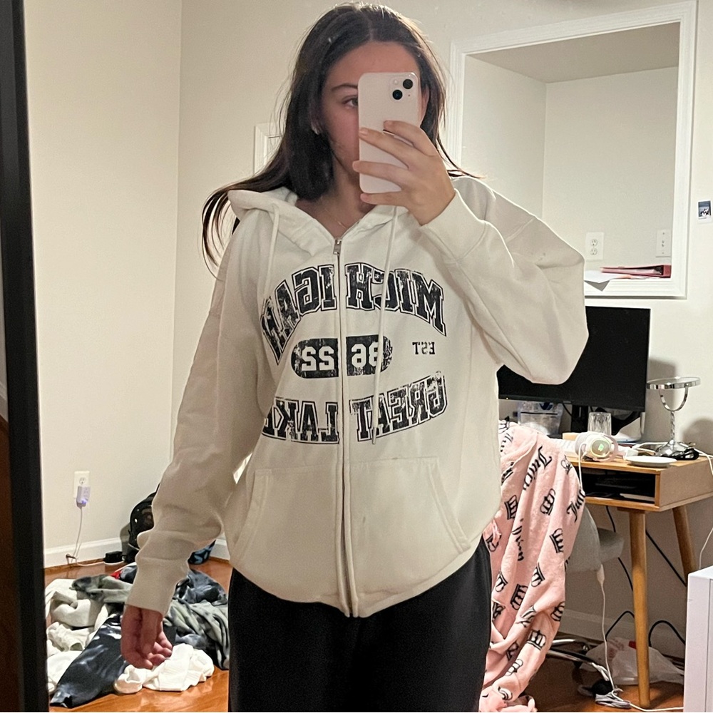 zip up hoodie